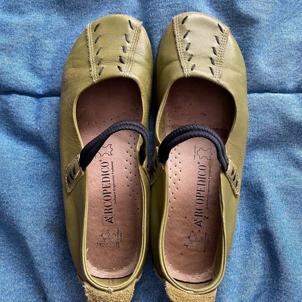 Arcopedico Olive Green Leather Comfort Mary Jane Flats